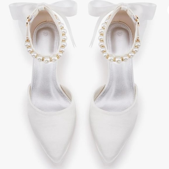 Bridal - Low Kitten Heel with Pearls and Bow - Picture 1 of 3